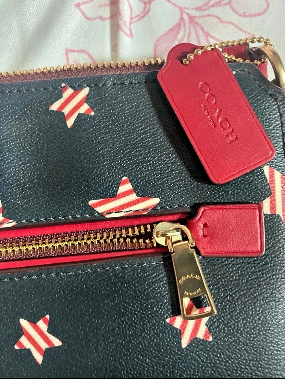 Coach Americana Star Print Barrel Crossbody Bag Black & Red - Picture 8 of 9